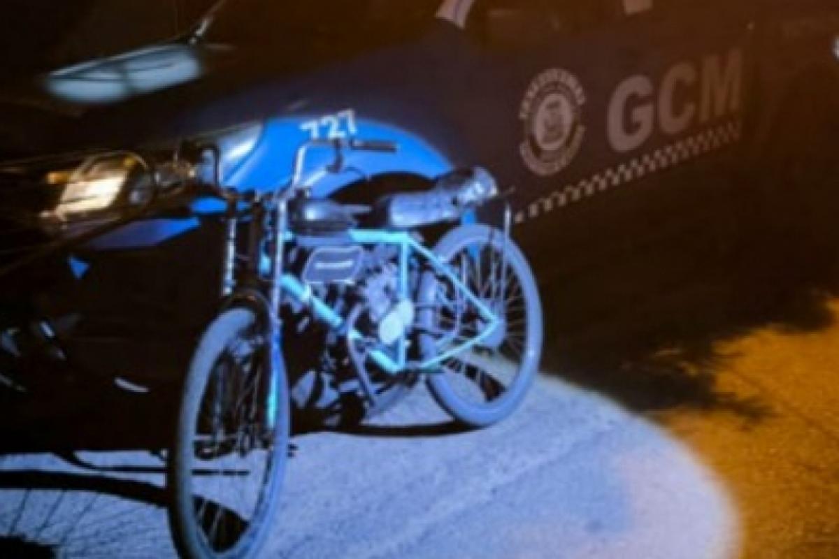 GCM apreende bicicleta motorizada com adolescente em Birigui